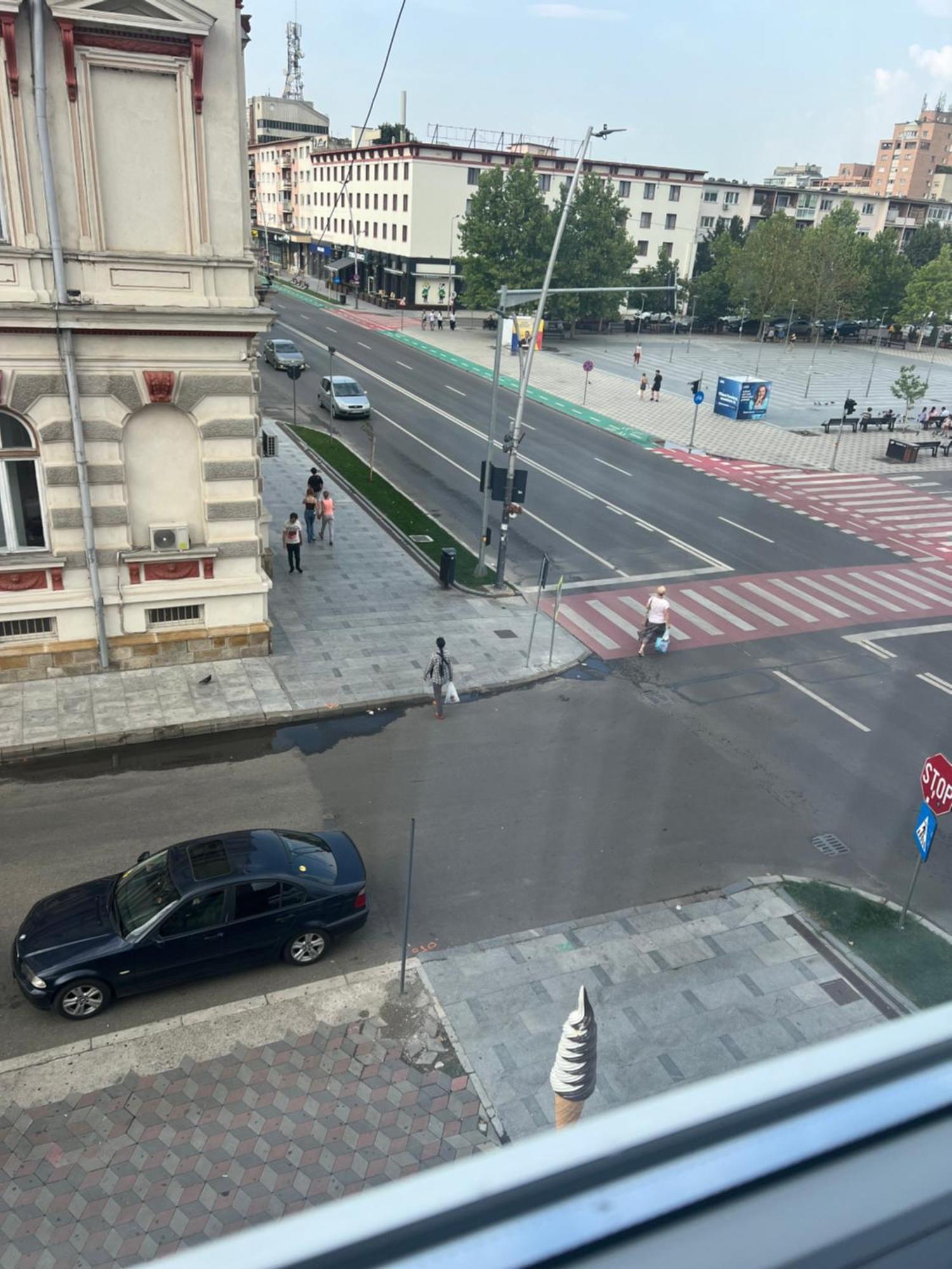Central Trei Camere Bacău Exterior foto